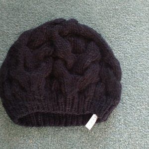 Ladies beret hat black, soft acrylic, Aldo, new, with tag